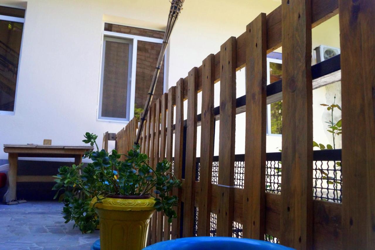 Arteast Hostel เยเรวาน ภายนอก รูปภาพ