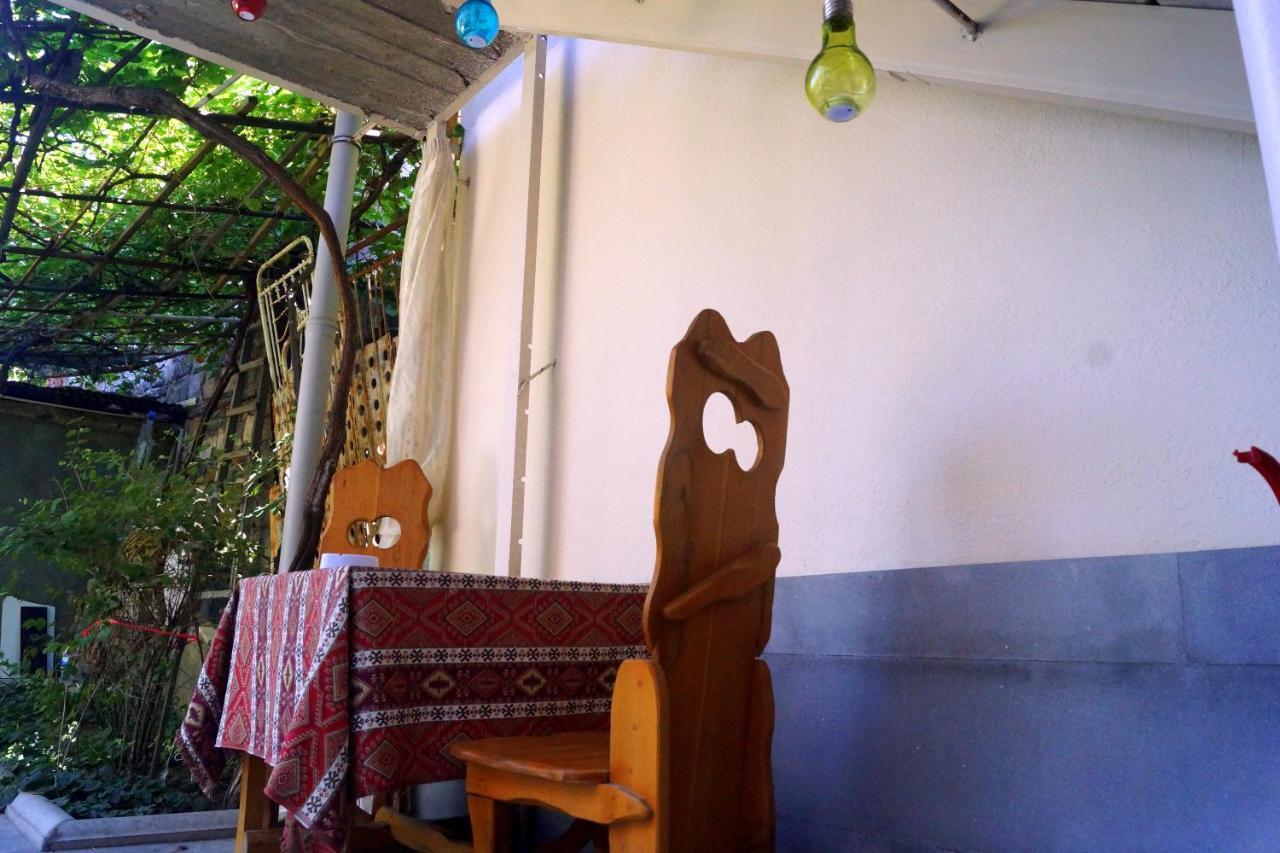 Arteast Hostel เยเรวาน ภายนอก รูปภาพ