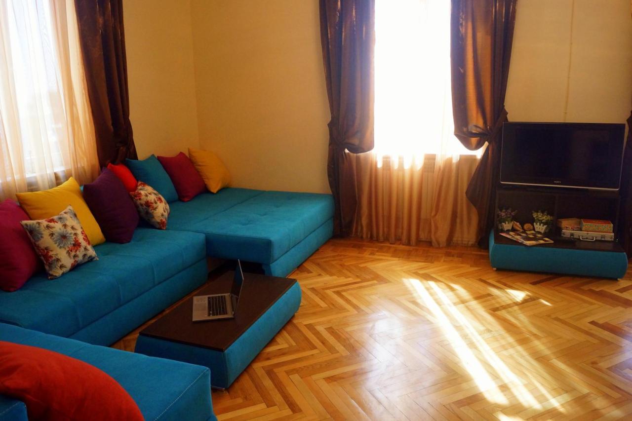 Arteast Hostel เยเรวาน ภายนอก รูปภาพ