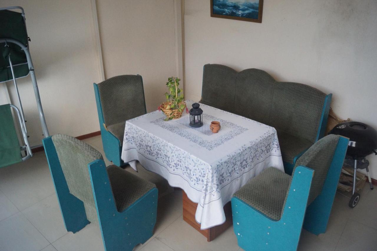 Arteast Hostel เยเรวาน ภายนอก รูปภาพ