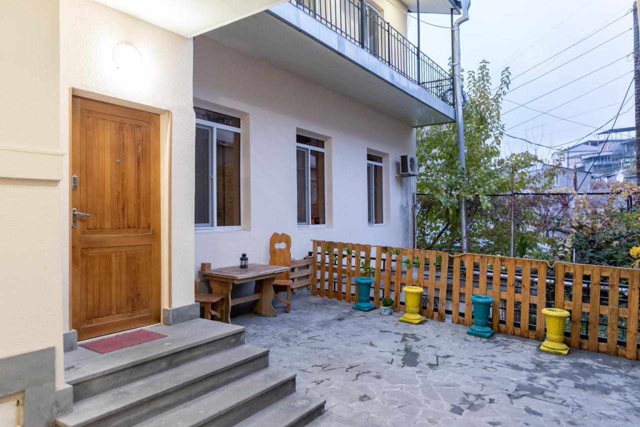 Arteast Hostel เยเรวาน ภายนอก รูปภาพ